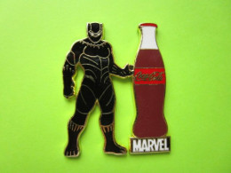 Gros Pin's Coca-Cola Marvel Super Héros Panthère Noire (4X5cm) - #085A - Coca-Cola