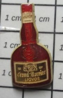 513D Pin's Pins / Beau Et Rare / BOISSONS / BOUTEILLE D'ALCOOL GRAND MARNIER - Beverages