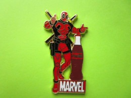 Gros Pin's Coca-Cola Marvel Super Héros Deadpool (3X5cm) - #085C - Coca-Cola