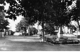 CADALEN - Place Du Monument Aux Morts - Très Bon état - Cadalen