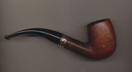 COLLECTIONS  TABAC   ( OBJET)    PIPE EN BRUYERE    MARQUE  " SAVINELLI " ITALIE. - Pipe In Bruyère