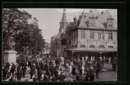 Foto-AK Hoorn, Markt Am Denkmal  - Hoorn