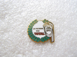 PIN'S   TOTAL  PARIS DAKAR Zamak  ARCANE - Fuels