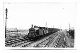 Photo British Railways Steam Locomotive 0-6-2T Steam Locomotive 41985 Ex-LMS Freight Train Near Purfleet 1957 - Railway