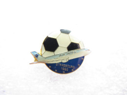 PIN'S  AVION  AIR INTER  STRASBOURG 92    BALLON FOOT - Luftfahrt