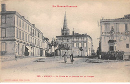 31 - MURET - SAN44717 - La Place Et La Statue De La Vierge - Muret