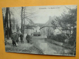 ETAMPES -- Le Moulin Du Port - Présence De 4 Soldats En 1er Plan - Watermolens