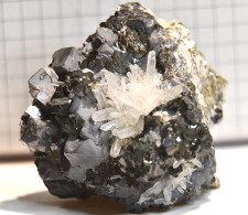 Bouquet De Cristaux De Quartz Sur Matrice Galene Blende Et Pyrite - Minéraux