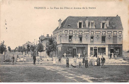 VIGNEUX - La Place Des Fêtes Et Avenue De La Station - Très Bon état - Vigneux Sur Seine