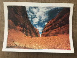  AUSTRALIE Parc National D'Uluru Les Monts Olga  - Autres & Non Classés