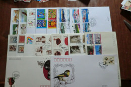 China.Lot Of Full Sets On FDC  (2) - Covers & Documents