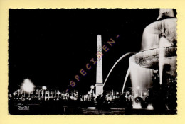 PARIS La Nuit : Les Illuminations Place De La Concorde / CPSM (Ed: CHANTAL) (voir Scan Recto/verso) - Paris Bei Nacht
