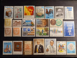 80'S FINLAND - 25 Different 1980's Stamps MNH - Verzamelingen