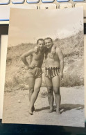 REAL PHOTO - PIN UP - PLAGE 2 HOMMES TORSE NU - Pin-ups