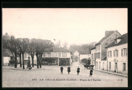 CPA La Celle-Saint-Cloud, Place De L`Eglise - La Celle Saint Cloud