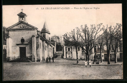 CPA La Celle-St-Cloud, Place De L`Eglise Et L`Eglise - La Celle Saint Cloud