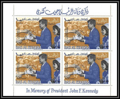 Ras Al Khaima - 555s - N°186 Bloc 32 John Fitzgerald Kennedy Espace (space) John Glenn Overprint 1967 Surcharge - Kennedy (John F.)