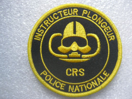 COLLECTION P.N CRS INSTRUCTEUR PLONGEUR ETAT SUP SCRATCH AU DOS 90MM - Police & Gendarmerie