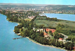 1 AK Germany * Blick Auf Radolfzell Mit Dem Kurzentrum Mettnau Auf Der Halbinsel Mettnau Am Bodensee - Luftbildaufnahme - Radolfzell