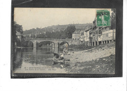 24- MONTIGNAC-sur-VEZERE - Une Vue Animée Des " LAVANDIERES " Au TRAVAIL Sur Le BORD De La VEZERE - Montignac-sur-Vézère