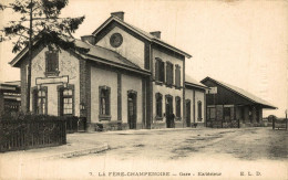 LA FERE CHAMPENOISE GARE EXTERIEUR - Fère-Champenoise