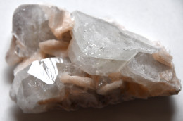 Magnifiques Cristaux  D'apophyllite Et De Stilbite Inde  Poids 160 G - Mineralien
