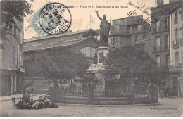 PEZENAS - Place De La République Et Les Halles - état - Pezenas