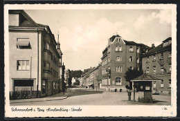 AK Schwandorf /Bay., Hindenburg-Strasse Mit Bahnhof-Hotel, Kirche Und Pavillon  - Schwandorf
