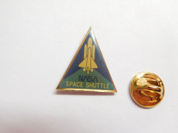 Beau Pin's , Espace , NASA , Navette Spatiale , Space Shuttle - Ruimtevaart