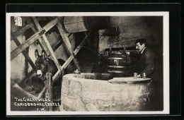 AK Carisbrooke / I. W., The Great Well, Carisbrooke Castle, Mann Mit Maultier Am Brunnen  - Donkeys