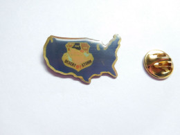 Beau Pin's , Armée Militaire , Army US , Désert Storm , Tempête Du Désert , USA - Militaria