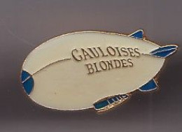 Pin's Gauloises Blondes Dirigeable Ref 1423 - Luchtballons