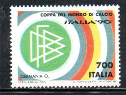 ITALIA REPUBBLICA ITALY REPUBLIC 1990 COPPA DEL MONDO DI CALCIO 90 SOCCER WORLD CUP GERMANIA OVEST GERMANY LIRE 700 MNH - 1981-90: Ungebraucht