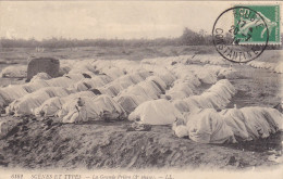 ALGERIE. BOUGIE ( ENVOYE DE). CPA. SCENES ET TYPES. LA GRANDE PRIERE 3ème PHASE ; ANNEE 1914 + TEXTE - Bejaia (Bougie)