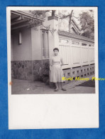 Photo Ancienne Snapshot - JAPON - Portrait De Rue , Femme Japonaise - Japan Robe Mode Regard Fille Asian Asia - Asie