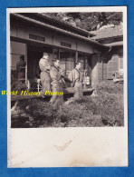 Photo Ancienne Snapshot - JAPON - Portrait D' Homme Japonais En Kimono - Temple ? - Costume Garçon Maison Asian Asia - Asie