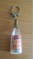 Porte Clé Vintage Bouteille Avec 3 Petits Dés Lingerie Du Nord Au Gars Du Pays - Godsdienst & Esoterisme