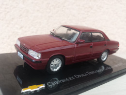 IXO Chevrolet Opala Diplomata 1992 En Boite Vitrine Echelle 1/43 - Ixo