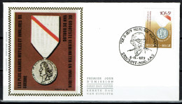 FDC Zijde/soie 1956 - Sint-Niklaas - Les Plus Grands Mutilés Et Invalides De Guerre - Médaille - 1971-1980