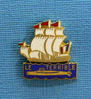 1 PIN'S // ** S.N.L.E. / SOUS-MARINS NUCLÉAIRE LANCEUR D'ENGINS " LE TERRIBLE " (S619) MARINE NATIONALE ** . (Ferrier). - Militaria