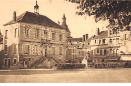 58 .n° 108601 . La Charite Sur Loire . La Mairie .vue Generale . - La Charité Sur Loire