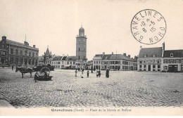 59 - GRAVELINES - SAN35718 - Place De La Mairie Et Beffroi - Gravelines