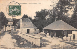 56 - QUESTEMBERT - SAN55231 - Le Lavoir Et La Cure - Questembert