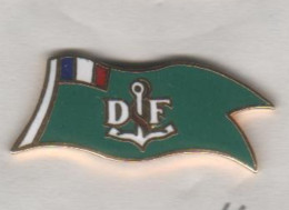 Pin's Douane Maritime Française - Pavillon - Police