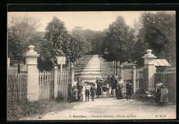 CPA Garches, Porte De Garches-Entrèe Du Parc  - Garches