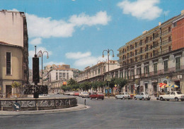 Cartolina Modica ( Ragusa ) Fontana E Piazza Corrado Rizzone - Ragusa