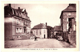 87 - B21974CPA - PIERRE BUFFIERE -PIERREBUFFIERRE - Place De La Mairie - Parfait état - HAUTE-VIENNE - Pierre Buffiere