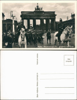 Mitte-Berlin Propagandaschmuck Aufziehen Der Wache Brandenburger Tor 1940 - Brandenburger Tor