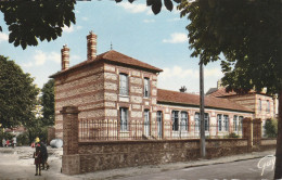 Rozay En Brie (77 - Seine Et Marne ) Ecole De Filles - Rozay En Brie