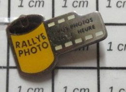 811J Pin's Pins / Beau Et Rare / PHOTOGRAPHIE / ROULEAU DE PELLICULE RALLYE PHOTO - Fotografie